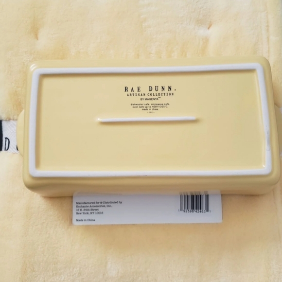 Rae Dunn blanket/ bake set - Picture 2 of 5